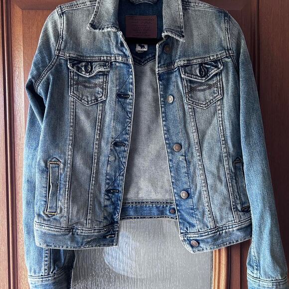 Abercrombie Fitch denim jacket Small NWOT - Picture 1 of 5
